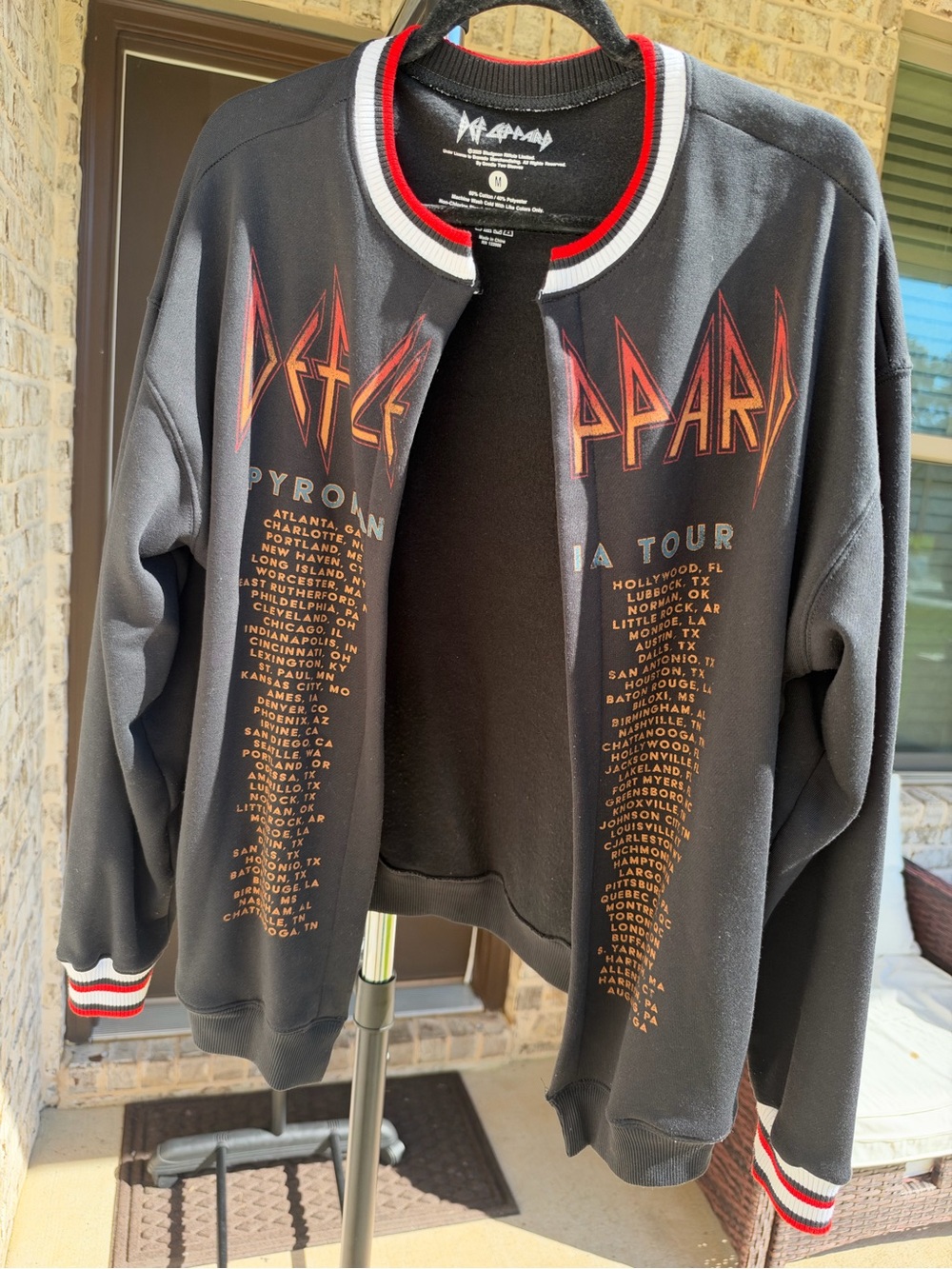 Def Leppard Black Graphic Tour-Style open Front Sweatshirt